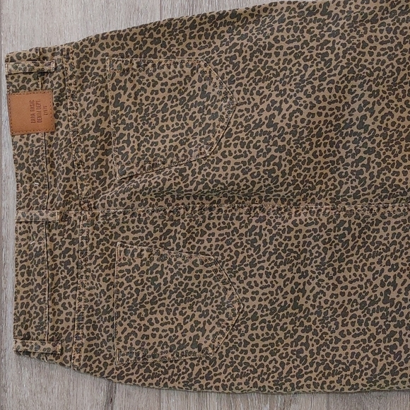 Zara xsmall cheetah print denim midi skirt used great condition - Picture 7 of 9
